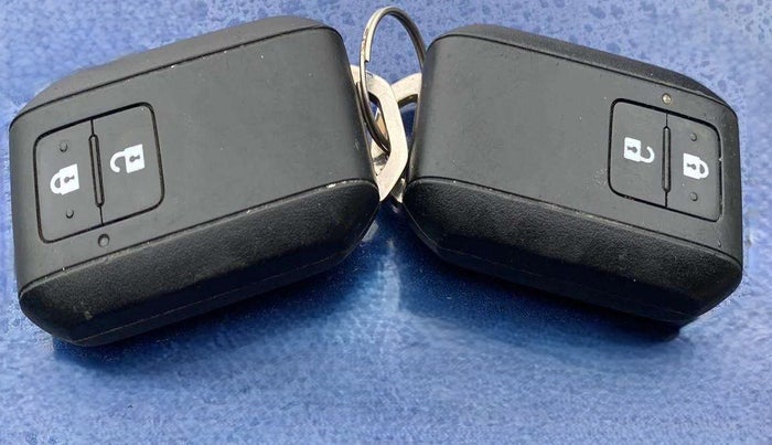 2021 Maruti Baleno ZETA PETROL 1.2, Petrol, Manual, 31,146 km, Key Close Up