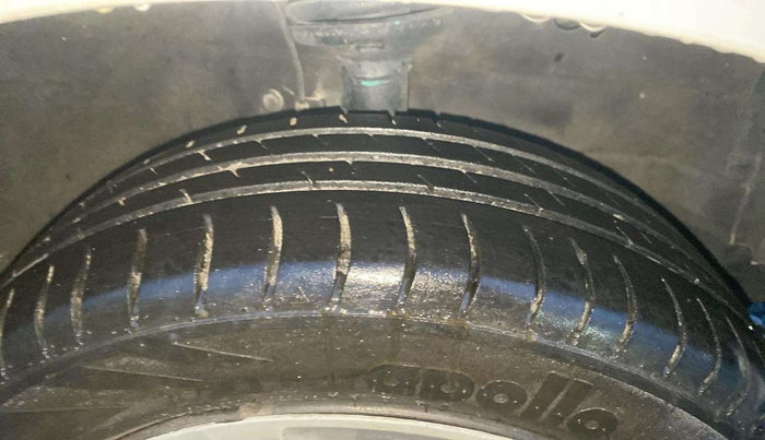 2016 Maruti Wagon R 1.0 VXI, Petrol, Manual, 35,798 km, Right Front Tyre Tread