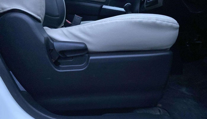 2016 Maruti Wagon R 1.0 VXI, Petrol, Manual, 35,798 km, Driver Side Adjustment Panel