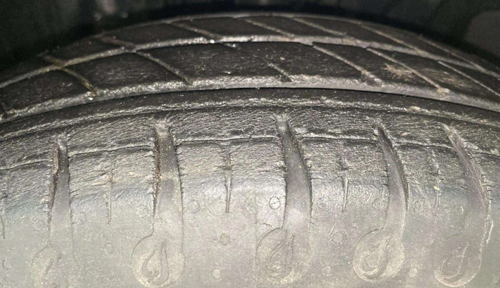 2020 Datsun Redi Go T(O) 1.0 AMT, Petrol, Automatic, 40,234 km, Left Front Tyre Tread