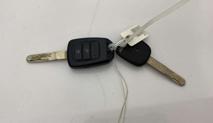 2021 Honda Amaze 1.2L I-VTEC S, Petrol, Manual, 62,660 km, Key Close Up