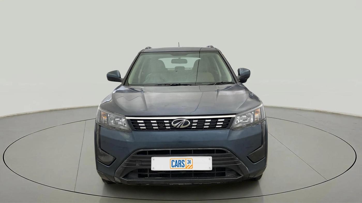 2020 Mahindra XUV300 W6 1.2 PETROL, Petrol, Manual, 61,248 km, Front