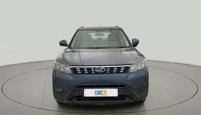 2020 Mahindra XUV300 W6 1.2 PETROL, Petrol, Manual, 61,185 km, Front