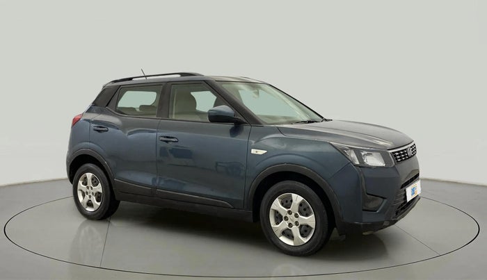 2020 Mahindra XUV300 W6 1.2 PETROL, Petrol, Manual, 61,185 km, Right Front Diagonal