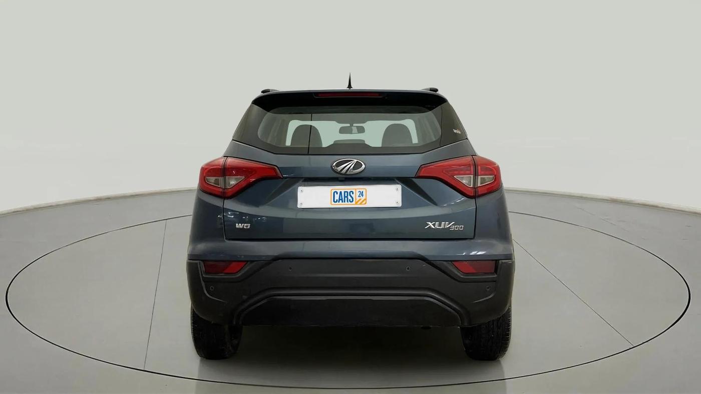 2020 Mahindra XUV300 W6 1.2 PETROL, Petrol, Manual, 61,248 km, Back/Rear