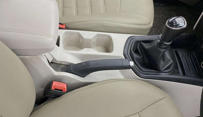 2020 Mahindra XUV300 W6 1.2 PETROL, Petrol, Manual, 61,185 km, Gear Lever