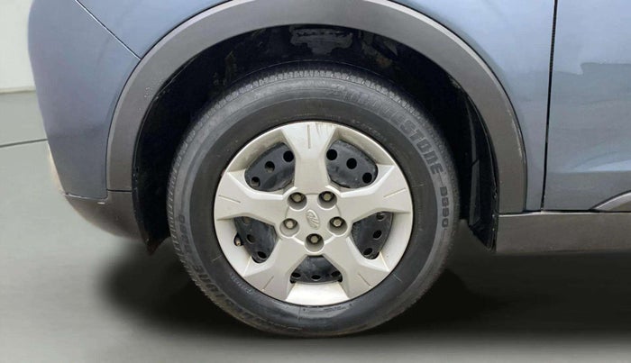 2020 Mahindra XUV300 W6 1.2 PETROL, Petrol, Manual, 61,185 km, Left Front Wheel