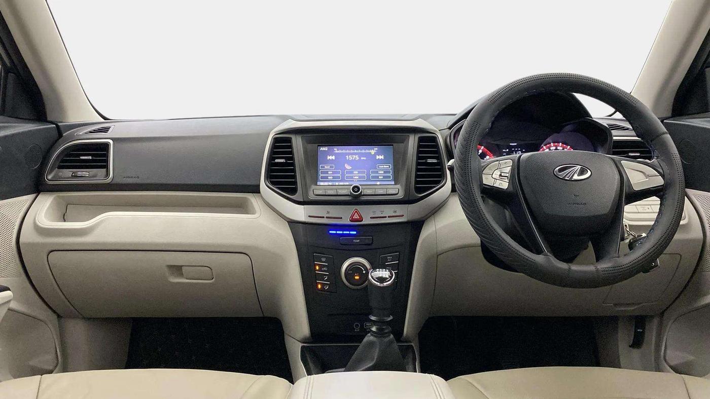 2020 Mahindra XUV300 W6 1.2 PETROL, Petrol, Manual, 61,248 km, Dashboard