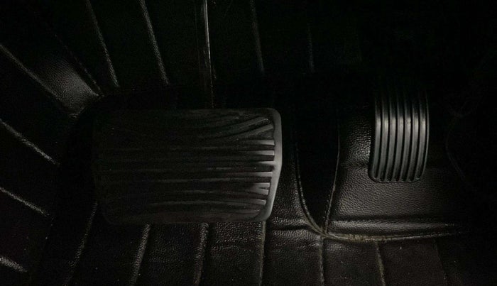 2022 Mahindra Thar LX D 4WD AT CONVERTIBLE, Diesel, Automatic, 31,234 km, Pedals