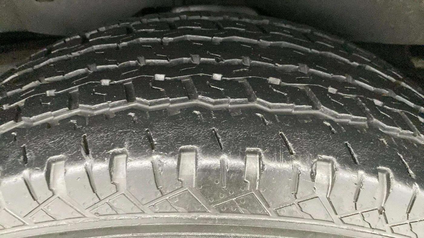 2022 Mahindra Thar LX D 4WD AT CONVERTIBLE, Diesel, Automatic, 31,234 km, Left Rear Tyre Tread