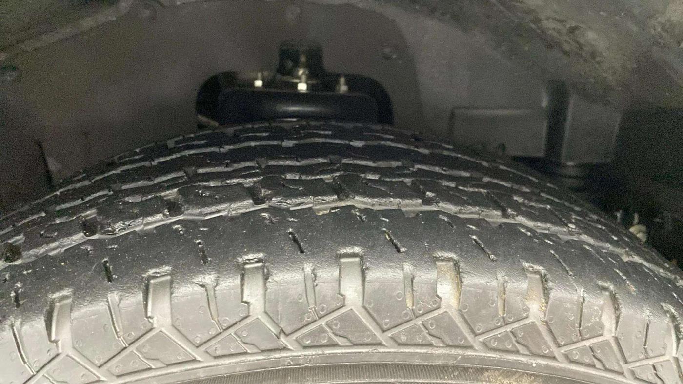 2022 Mahindra Thar LX D 4WD AT CONVERTIBLE, Diesel, Automatic, 31,234 km, Right Front Tyre Tread