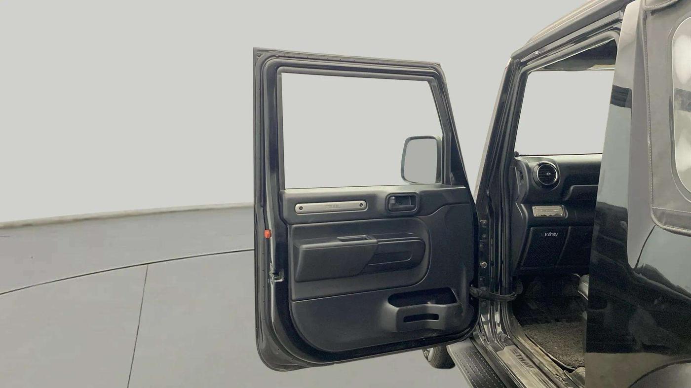 2022 Mahindra Thar LX D 4WD AT CONVERTIBLE, Diesel, Automatic, 31,234 km, LHS Rear Door