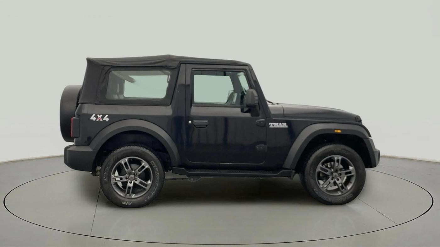 2022 Mahindra Thar LX D 4WD AT CONVERTIBLE, Diesel, Automatic, 31,234 km, Right Side View
