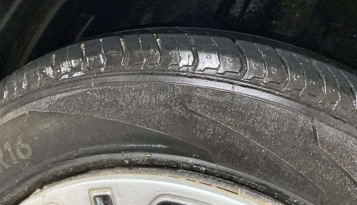 2021 Tata ALTROZ XE PETROL, Petrol, Manual, 40,456 km, Left Front Tyre Tread