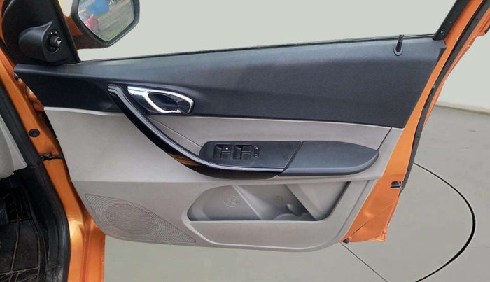2018 Tata Tiago XZ PETROL, Petrol, Manual, 27,803 km, Driver Side Door Panels Control