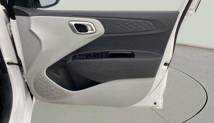 2023 Hyundai GRAND I10 NIOS SPORTZ 1.2 KAPPA VTVT CNG, CNG, Manual, 33,468 km, Driver Side Door Panels Control