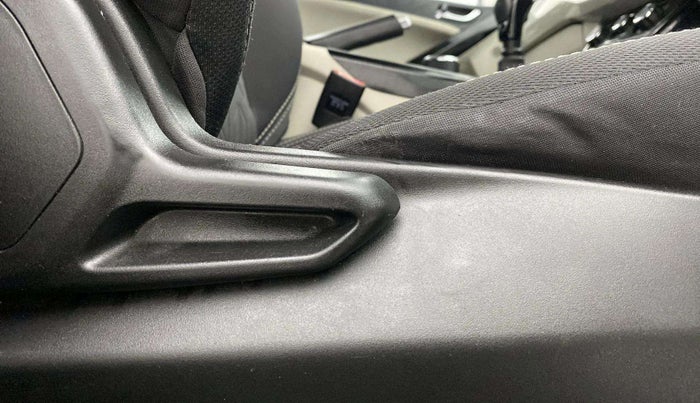 2021 Tata NEXON XZ PETROL, Petrol, Manual, 81,483 km, Driver Side Adjustment Panel