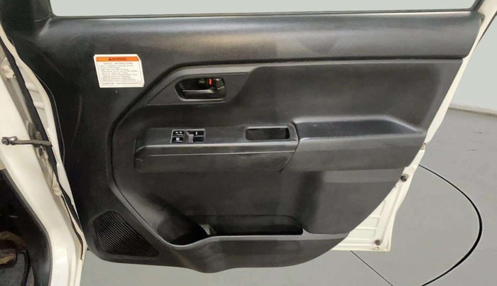 2019 Maruti New Wagon-R LXI CNG 1.0, CNG, Manual, 60,953 km, Driver Side Door Panels Control