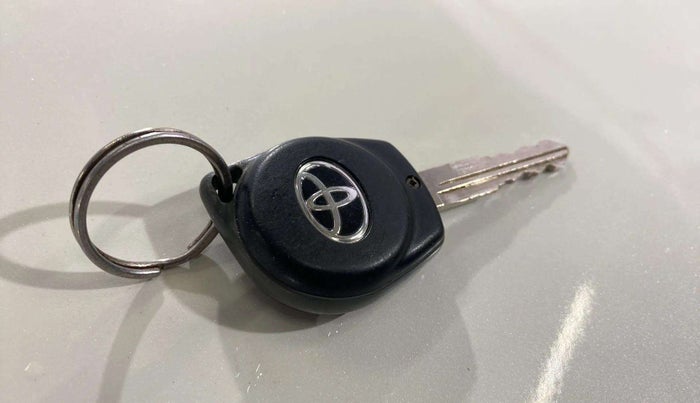 2023 Toyota Glanza S, Petrol, Manual, 34,266 km, Key Close Up