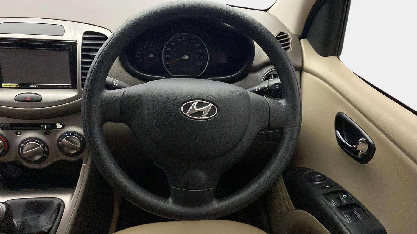 2013 Hyundai i10 MAGNA 1.2, Petrol, Manual, 57,375 km, Steering Wheel Close Up