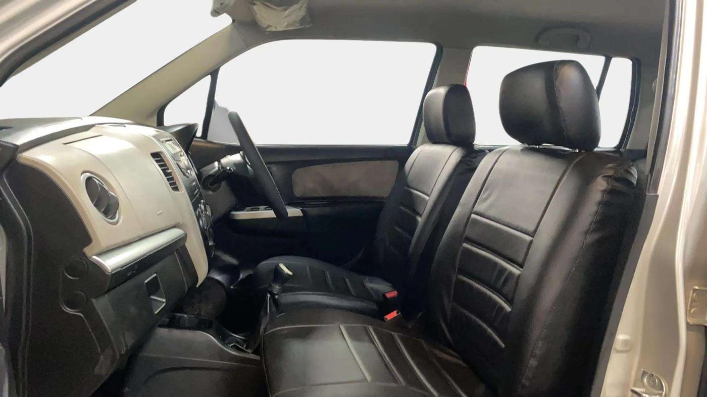 2014 Maruti Wagon R 1.0 VXI, Petrol, Manual, 76,477 km, Right Side Front Door Cabin