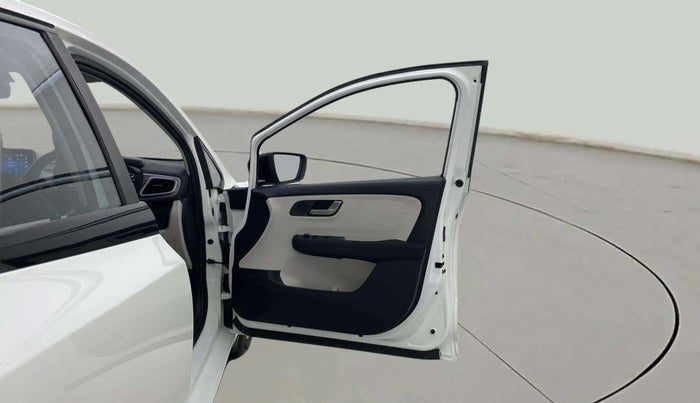 2024 Tata ALTROZ XZA, Petrol, Automatic, 11,633 km, RHS Front Door