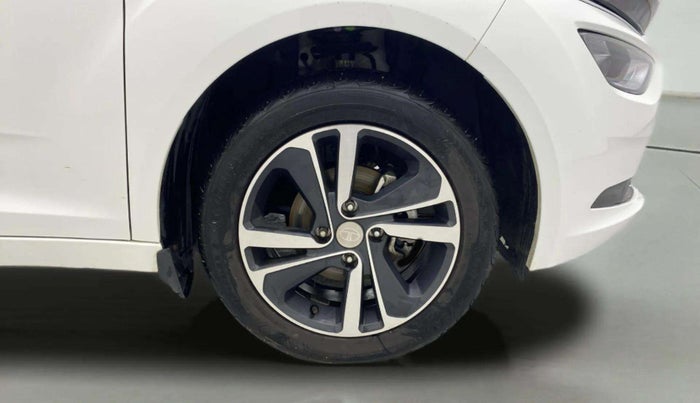 2024 Tata ALTROZ XZA, Petrol, Automatic, 11,633 km, Right Front Wheel