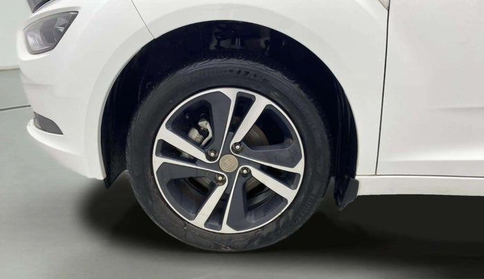 2024 Tata ALTROZ XZA, Petrol, Automatic, 11,633 km, Left Front Wheel