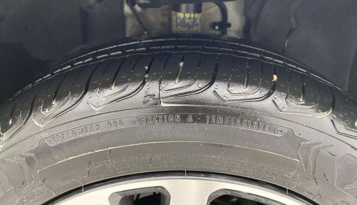2024 Tata ALTROZ XZA, Petrol, Automatic, 11,633 km, Right Front Tyre Tread