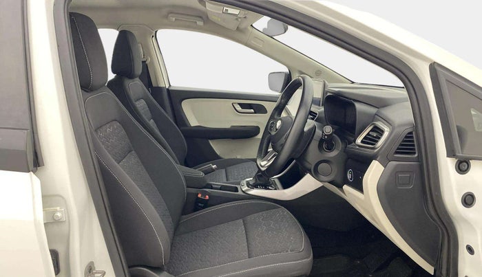 2024 Tata ALTROZ XZA, Petrol, Automatic, 11,633 km, Right Side Front Door Cabin