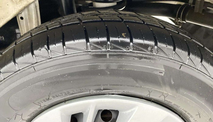 2021 Maruti Alto LXI OPT CNG, CNG, Manual, 79,714 km, Left Rear Tyre Tread