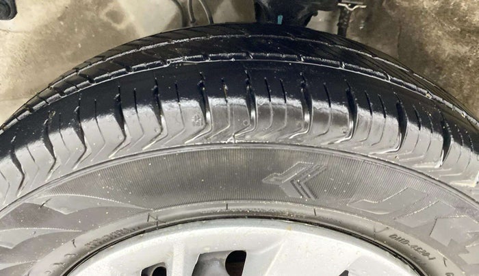 2021 Maruti Alto LXI OPT CNG, CNG, Manual, 79,714 km, Left Front Tyre Tread
