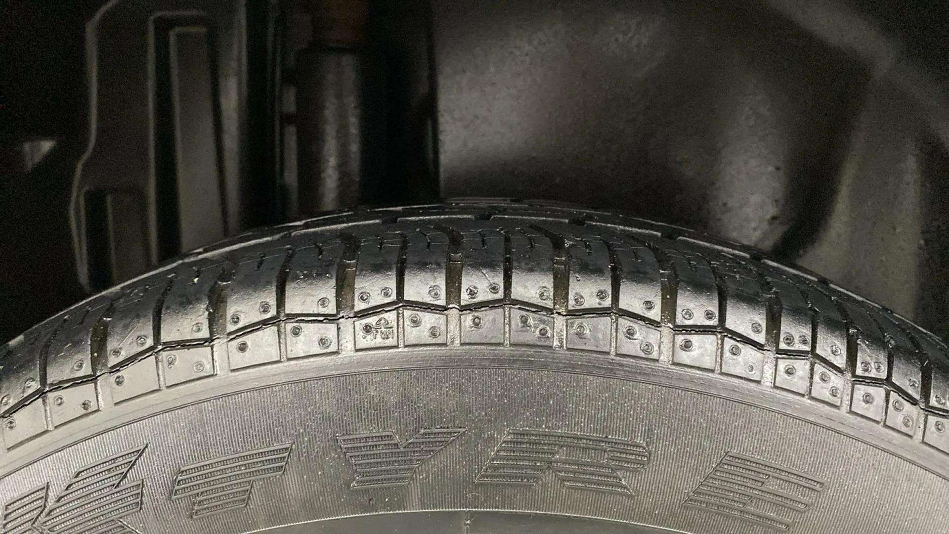 RHS-Rear-Tyre-Tread-19