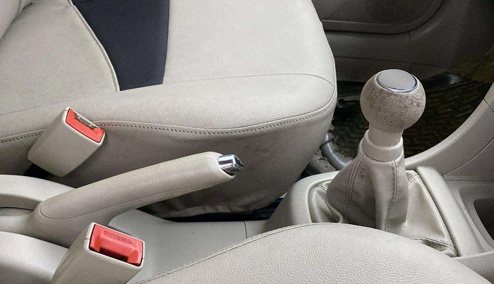 2014 Maruti Swift Dzire VXI, Petrol, Manual, 20,685 km, Gear Lever