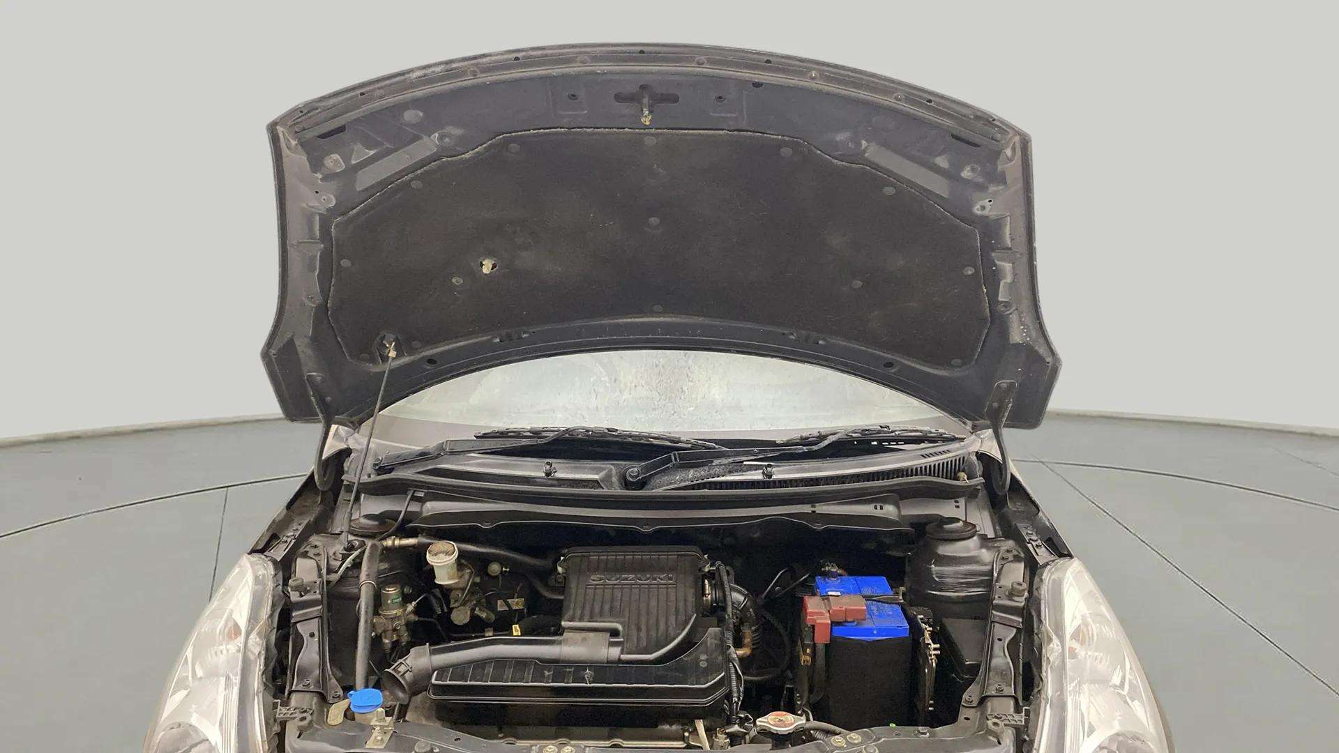 Engine-Full-View-With-Bonnet-Open-13