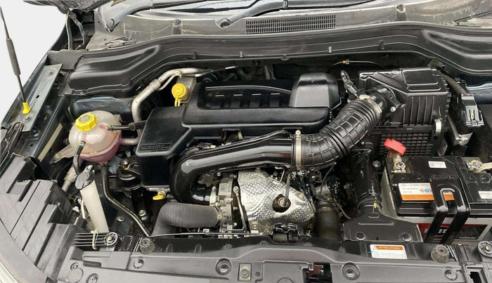 2022 Mahindra XUV300 W8 1.5 DIESEL, Diesel, Manual, 30,214 km, Engine View - Right