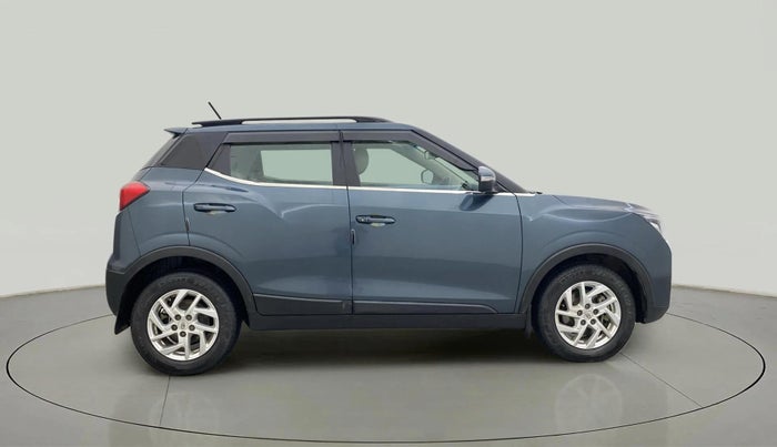 2022 Mahindra XUV300 W8 1.5 DIESEL, Diesel, Manual, 30,214 km, Right Side View