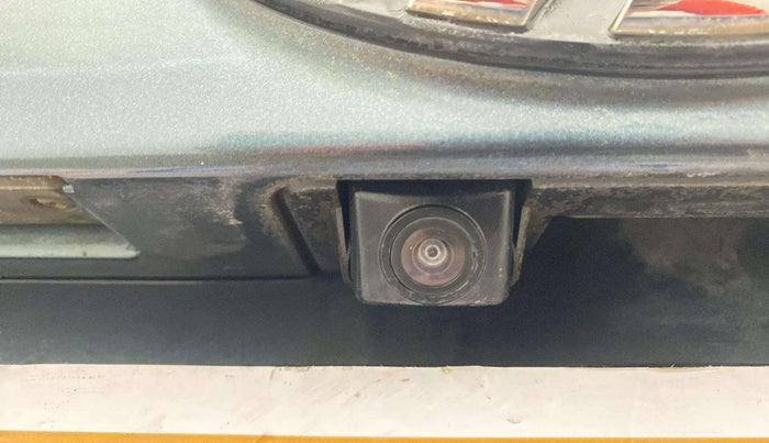 2022 Mahindra XUV300 W8 1.5 DIESEL, Diesel, Manual, 30,214 km, Parking Camera