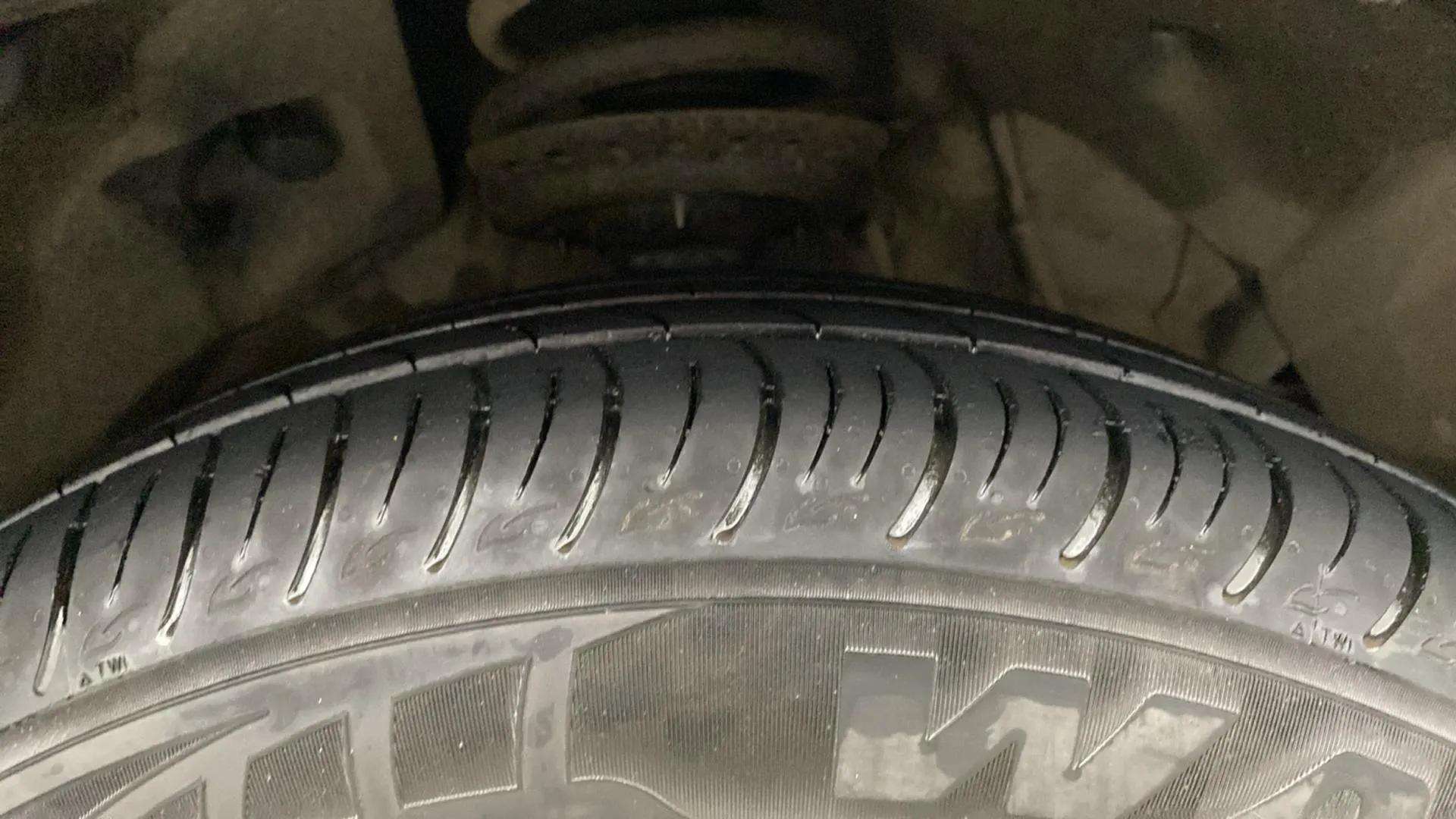RHS-Front-Tyre-Tread-18