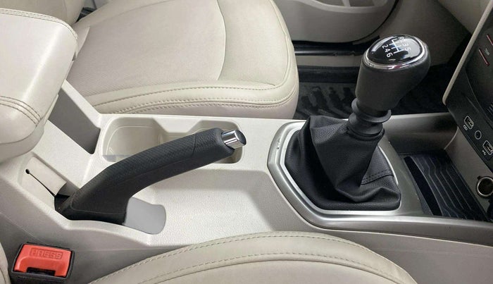 2022 Mahindra XUV300 W8 1.5 DIESEL, Diesel, Manual, 30,214 km, Gear Lever