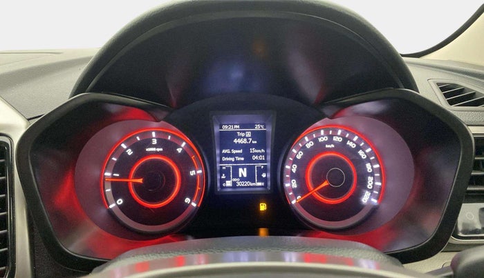 2022 Mahindra XUV300 W8 1.5 DIESEL, Diesel, Manual, 30,214 km, Odometer Image