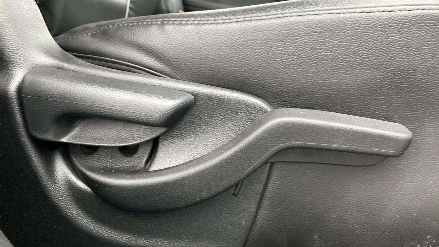 2019 Honda BR-V 1.5L I-VTEC S, Petrol, Manual, 52,026 km, Driver Side Adjustment Panel