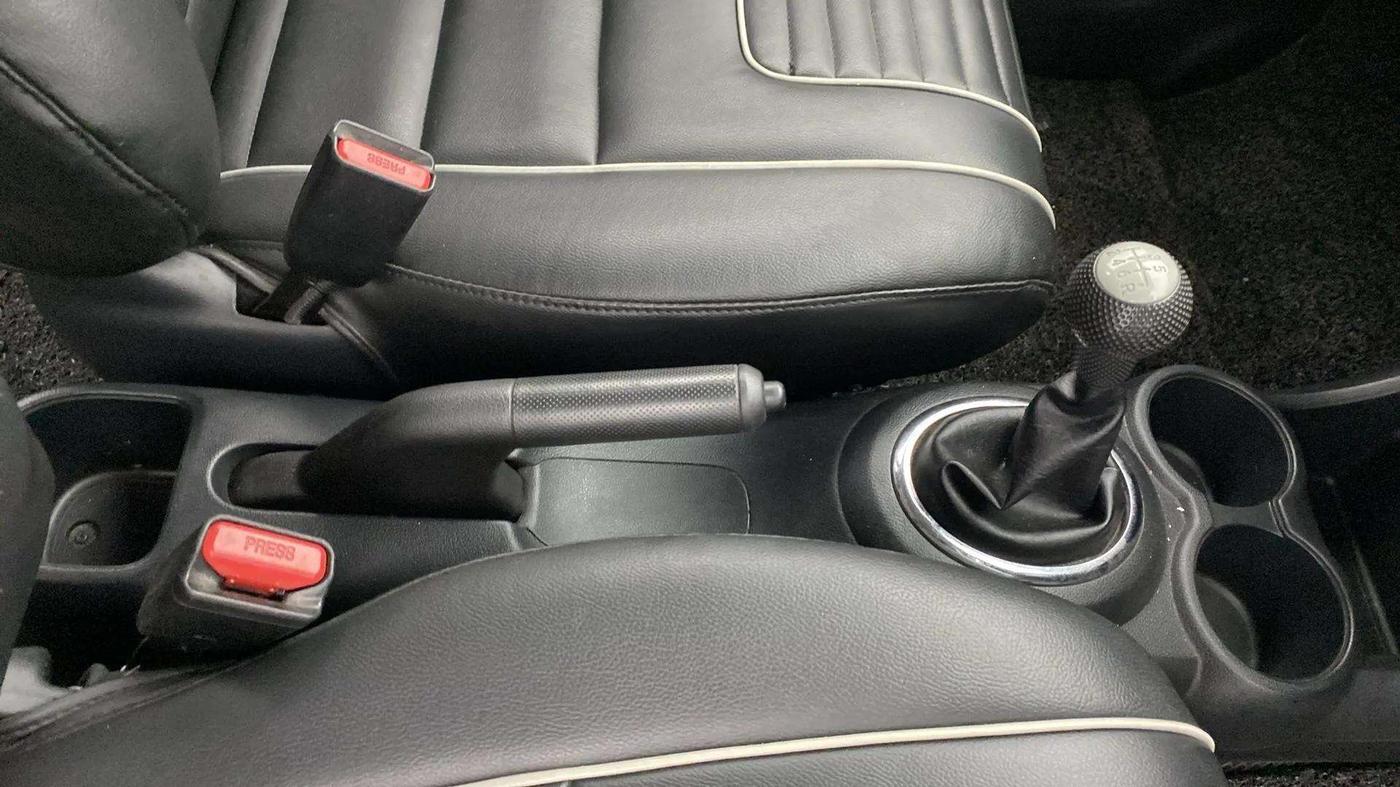 2019 Honda BR-V 1.5L I-VTEC S, Petrol, Manual, 52,026 km, Gear Lever