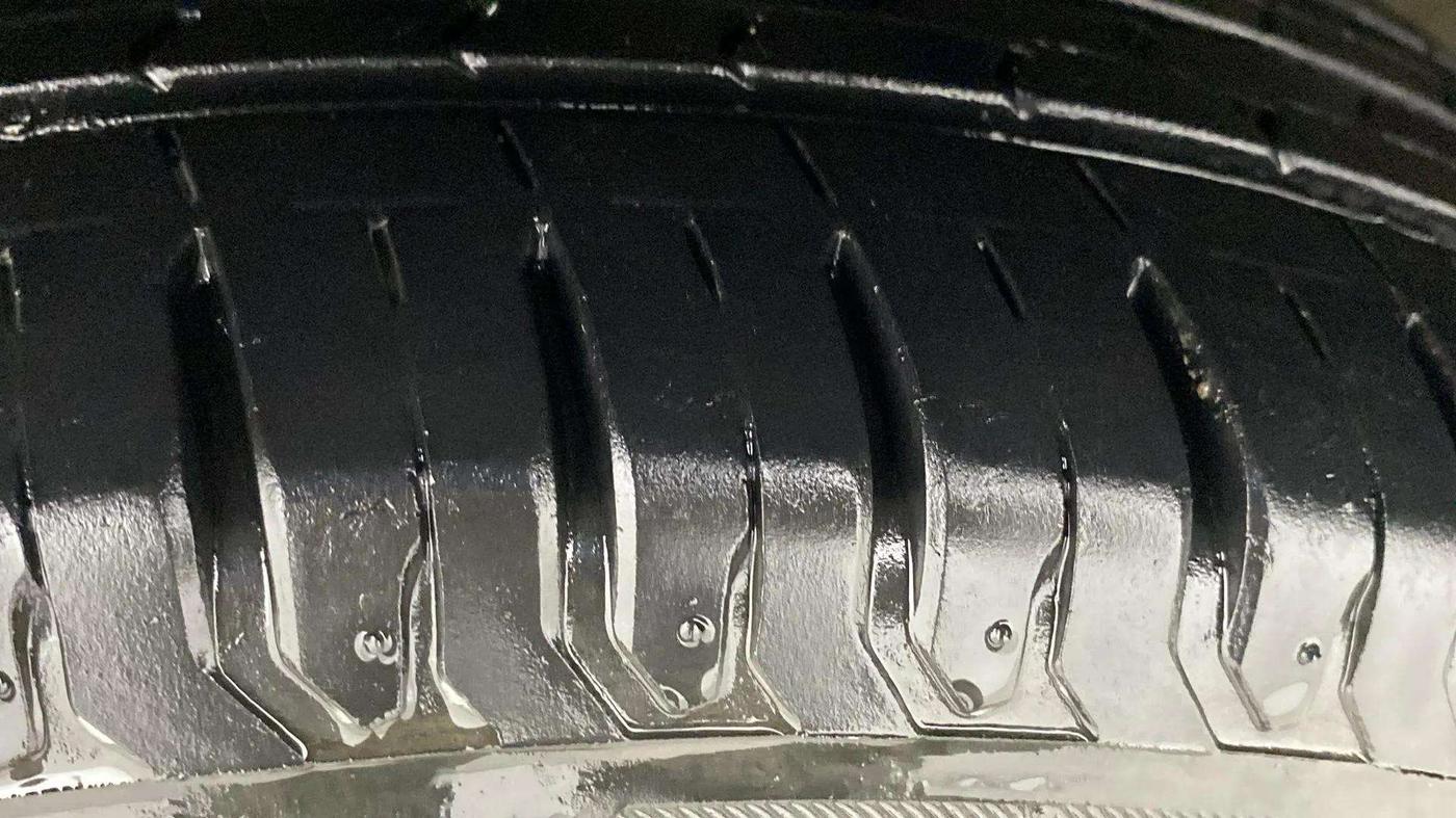 2020 Maruti XL6 ALPHA AT, Petrol, Automatic, 11,067 km, Left Front Tyre Tread
