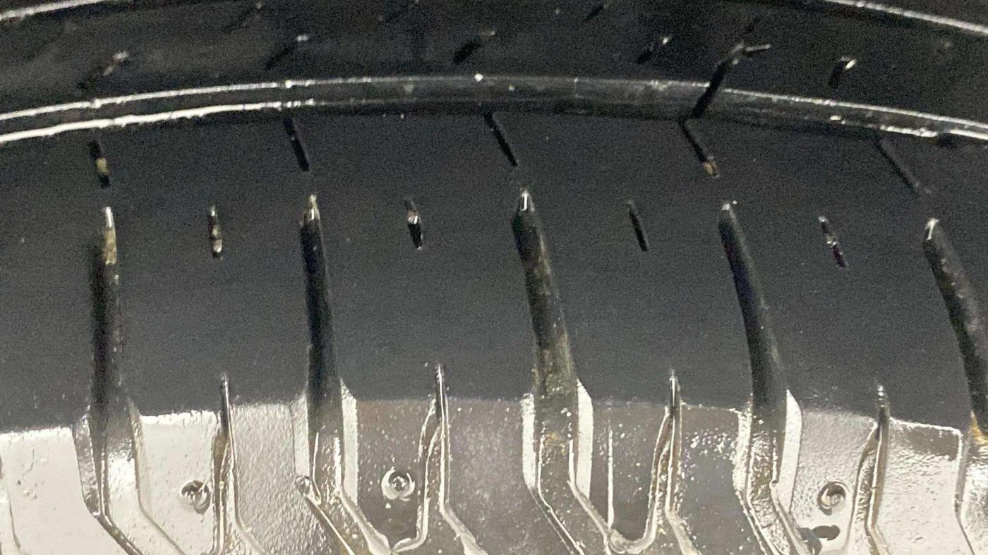 2020 Maruti XL6 ALPHA AT, Petrol, Automatic, 11,067 km, Left Rear Tyre Tread