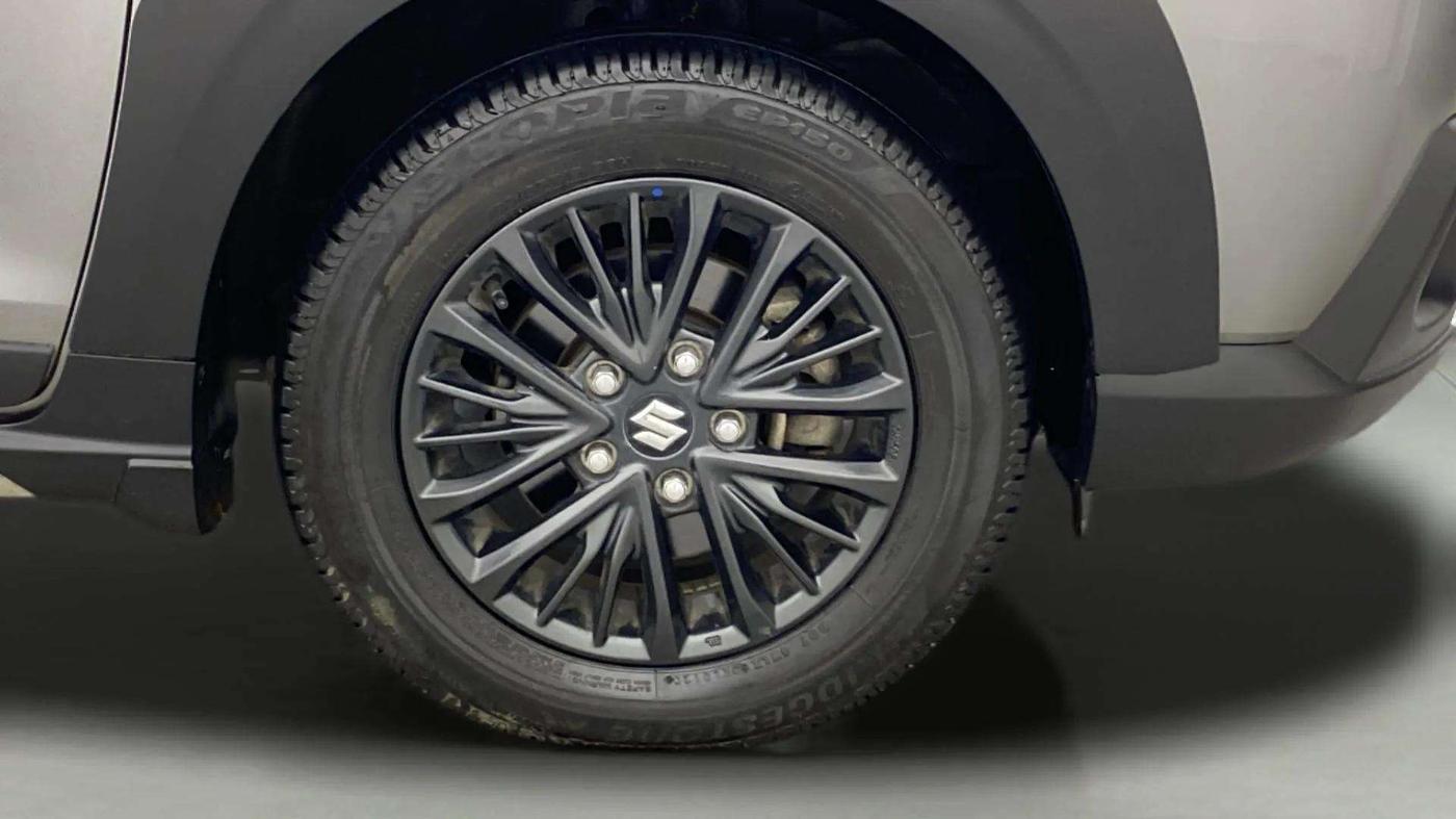 2020 Maruti XL6 ALPHA AT, Petrol, Automatic, 11,067 km, Right Front Wheel
