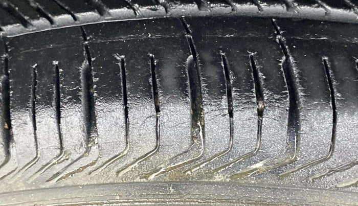 2019 Maruti Dzire LXI, Petrol, Manual, 66,570 km, Right Front Tyre Tread