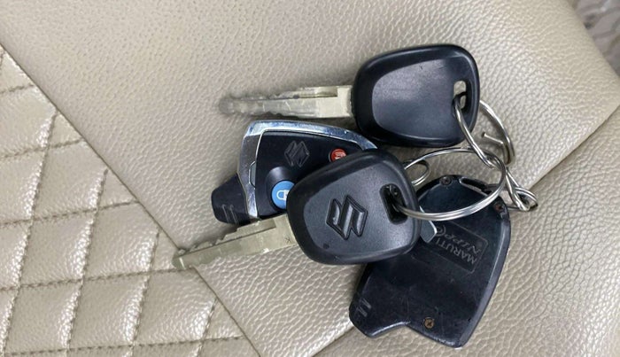 2019 Maruti Dzire LXI, Petrol, Manual, 66,570 km, Key Close Up