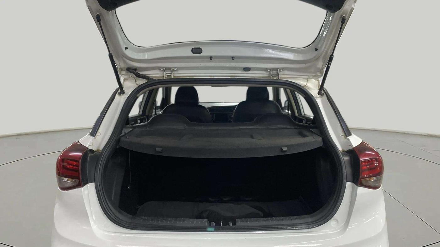 2020 Hyundai Elite i20 SPORTZ PLUS 1.2, Petrol, Manual, 33,312 km, Boot Inside