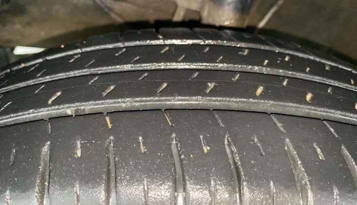 2019 Maruti Dzire VXI, Petrol, Manual, 21,174 km, Left Front Tyre Tread